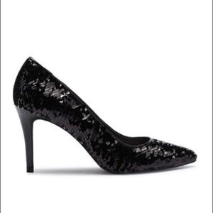 Chinese Laundry
Ruthy Reversible Sequins Pump